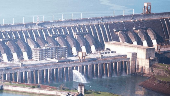 Represa hidroelectica Itaipu 3