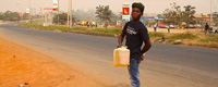 14Vendedor-combustible-Nigeria